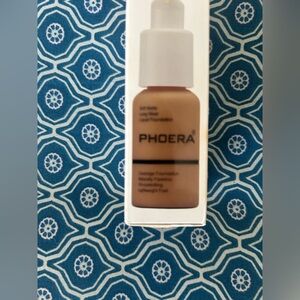 Phoera Silky Full Coverage Foundation - NWOT
